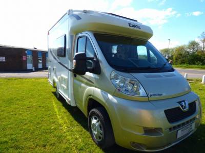 2014 2 berth 2 belt rear kitchen/washroom motorhome for sale