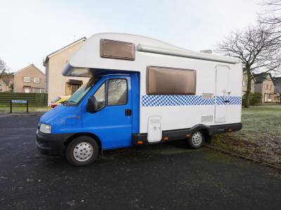2006 CI Cusona 594, 4-Berth, 2-Seatbelts, Over-cab Double Bed, End-kitchen, Motorhome for Sale