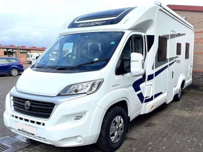 SWIFT ESCAPE 694 6 BERTH ISLAND BED DROP DOWN BED 5 TRAVELLING BELTS Motorhome for Sale