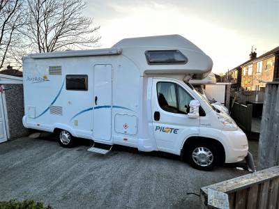 Pilote Aventura A660 6 Berth 6 Seatbelts Overcab Bed Bunk Beds Centre Dinette Low Mileage MOTORHOME FOR SALE