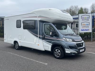 Auto-trail t-736G 4 Seats 4 berths fixed rear bed garage family motorhome