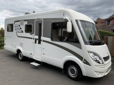 Hymer ML I580 rear over large garage beds low mileage Aclass motorhome for sale 