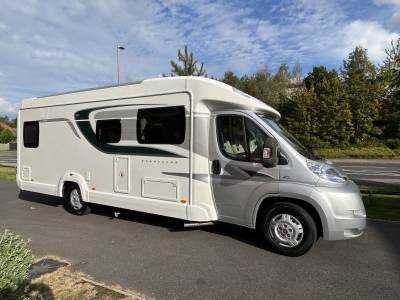 Bessacarr E582, Automatic, fixed bed, 4 berth, 2 belts, motorhome for sale