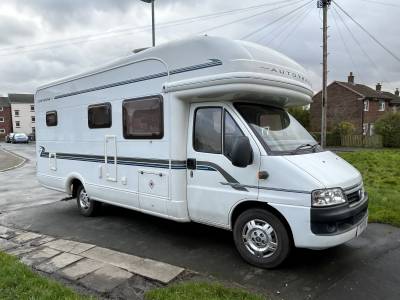 Auto-Trail Cheyenne 660 SE 2005 Rear Fixed Bed Motorhome For Sale 