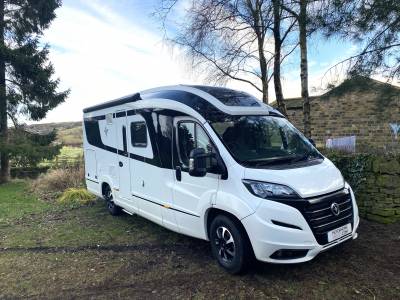 Niesmann and Bischoff Smove 6.9Q Rear Fixed Motorhome For Sale