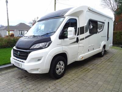 Bessacarr 442 two berth two belt end washroom 2015 21215 miles
