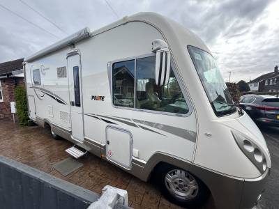 Pilote G742 Explorateur, island bed, air con, LHD motorhome for sale