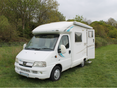 NUEVO 2004, 2.0, 2 BERTH, REVERSING CAMERA, TOW BAR