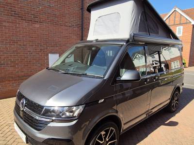 VW Transporter T28 Highline campervan TDI 2021 4 berth pop top