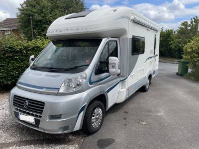 Autotrail Navajo large lounge 2 berth motorhome for sale