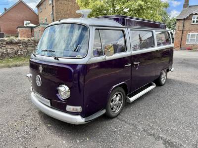 Volkswagen Type 2 Bay VW Campervan 4 Seatbelts Rising Roof Heating Toilet