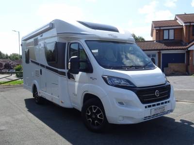 CaradoT348 4 berth 4 belt 2017 7,000 miles