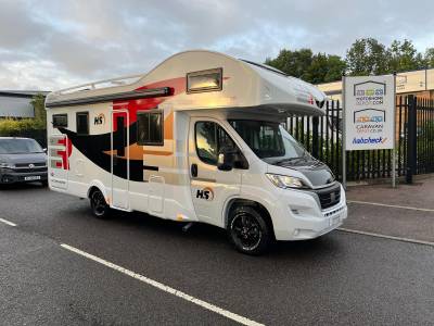 HOLESHOT Commander R Racing Motorhome 4 Berth 4 Belts Large Garage