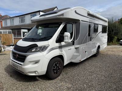 Roller Team Auto-Roller 747, Auto 6 Berth Rear Lounge Low Miles Hab Air Con