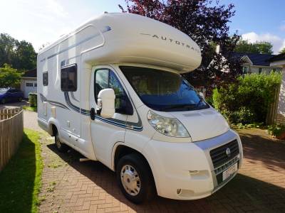 2007 Auto-Trail Tracker EKS, 4-Berth, 2-Seatbelts, End-kitchen