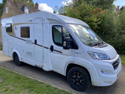 CARADO V337 - 2020/70 - REAR SINGLES OR DOUBLE BED OVER GARAGE - 1 OWNER