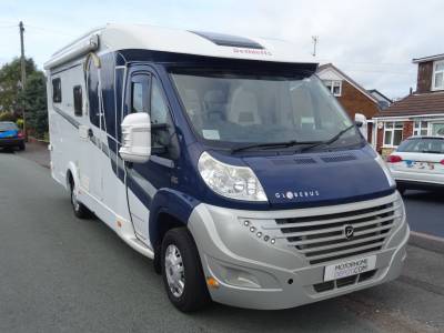Dethleffs Globebus fixed end bed 4 berth 4 belt 33300 miles 2014