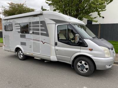 HYMER VAN 562 SILVERLINE - 2010 - REAR SINGLES OR DOUBLE - FULL WIDTH GARAGE