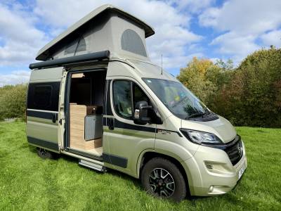 Hymer Ayers Rock 4 Berth Luxury Campervan For Sale
