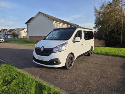 2015 SWB Renault Trafic Campervan 'Pop Top'