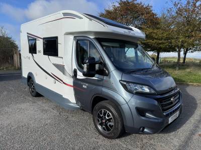 2018 ROLLERTEAM T LINE 590 ULTRA LOW MILES 1 OWNER AUTOMATIC MOTORHOME