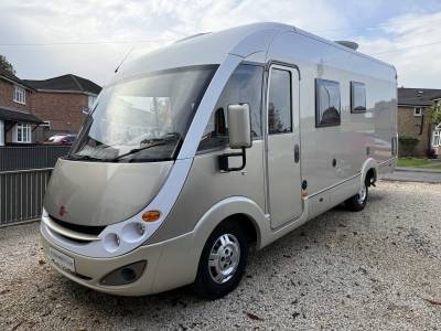 Burstner Aviano i684 A Class Corner Bed 4 Seatbelts Pull Down Bed New Batteries