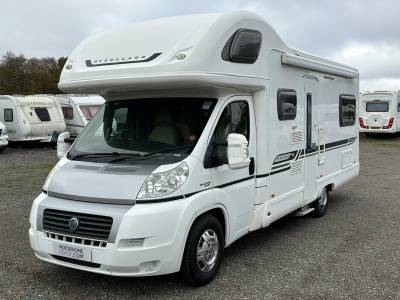 Bessacarr E495 2013, Self Levelling, Cruise Control, Drive-Away Awning