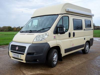 East Nuek Fifer Touer - High quality compact 2 berth camper with Toilet. 4 Belts