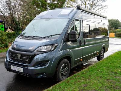 Auto sleepers Fairford - Luxurious 4 Berth High-top Campervan with 4 Seat belts