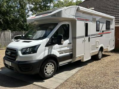 Roller Team Zefiro 696 2021, Rear Island Bed, Rear Garage, Automatic Gearbox