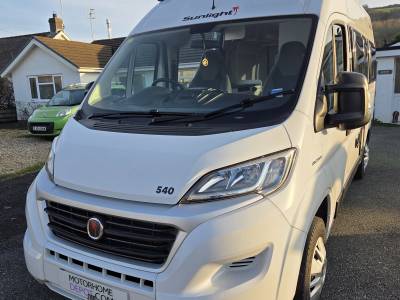 2020 SUNLIGHT CLIFF 540 2-BERTH - 4-BELT - GREAT LAYOUT - CLEAN VAN