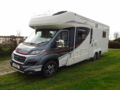 Auto-Trail Comanche Frontier 2017 4 Berth 2 Belt Island Bed Motorhome For Sale