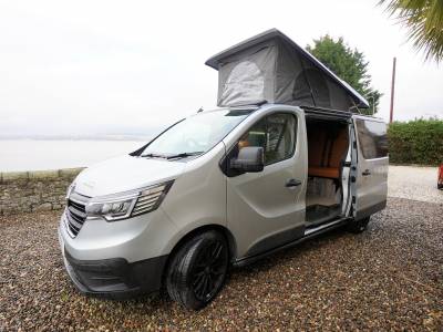 2022 Renault Trafic Pop-top Campervan, 4-Berths and 5-Seatbelts