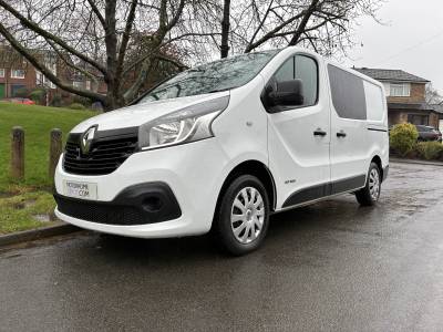 RENAULT TRAFIC SL7 BUSINESS + DCI 2 BERTH 5 BELTS EURO6 LOW PROFILE STEALTH VAN