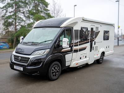 Swift Bessacarr 574 Lounge - Twin Fixed Beds, Large Rear Washroom 