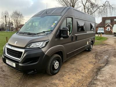 PEUGEOT BOXER 335 PRO 2018 6 SPEED  2 BERTH 4 BELTS EURO 6 VICTRON ELECTRICS