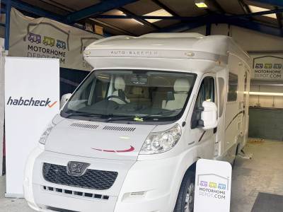 2008 Autosleeper Nuevo ES 2 Berth 4 Travelling Belts rear Kitchen