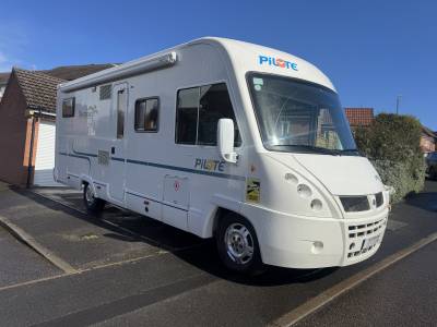 Pilot reference 730 G - 4 berth - 4 belts - Aclass for sale