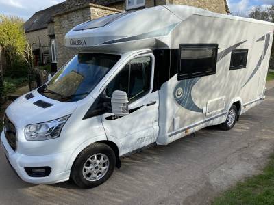 CHAUSSON TITANIUM 640 - 2020 - AUTO - DROP DOWN DOUBLE - GARAGE - REAR WASHROOM