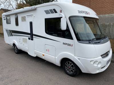 RAPIDO 9066DF - 2011 - MANUAL -SINGLE BEDS - GARAGE - GASLOW