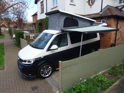 VW T6.1 Danbury Surf Gold Heritage 2022 4 Berth Rib Bed Camper Van For Sale