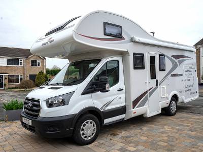 Roller Team Zefiro Sport - Auto - Huge Sport Garage, Rear Fixed bed 4 Berth 
