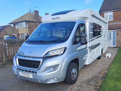 Elddis Majestic 175 - 2017 - End Washroom - FOR SALE