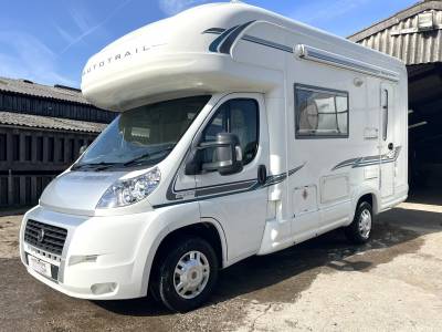 Autotrail Tracker EKS - 2 Berth - Only 2 Owners From New