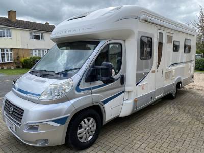 AUTO-TRAIL DELAWARE- 2011 - ISLAND BED - GARAGE- HABITATION AIR CONDITIONING