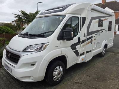 2021 SWIFT ESCAPE COMPACT C502 2-BERTH - 4-BELT - 1 OWNER - FSH