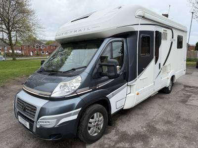 Auto-Trail Dakota 4 berth, 2 belt rear island bed motorhome Automatic 