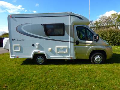 2014 2 berth 2 belt rear kitchen/washroom motorhome for sale