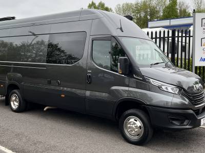 Iveco Daily 50-210 Hi-Matic Race Van | 17002 miles | 4-berth  | 5200kg | 