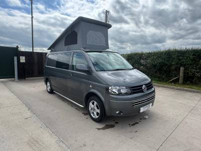 Volkswagen Transporter T5 4 Berth 2 Belts
